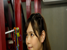 ジムにやってきた爆乳人妻！汗だくのスポブラおっぱいをメチャクチャに揉みしだいて中出し　月見伊織　サンプル画像02